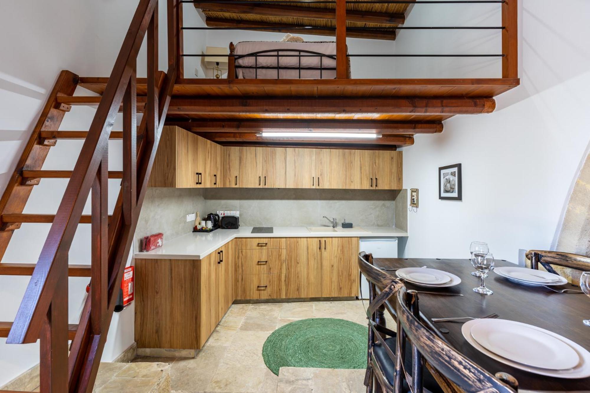 Stone Court Boutique Studios Милиу Экстерьер фото